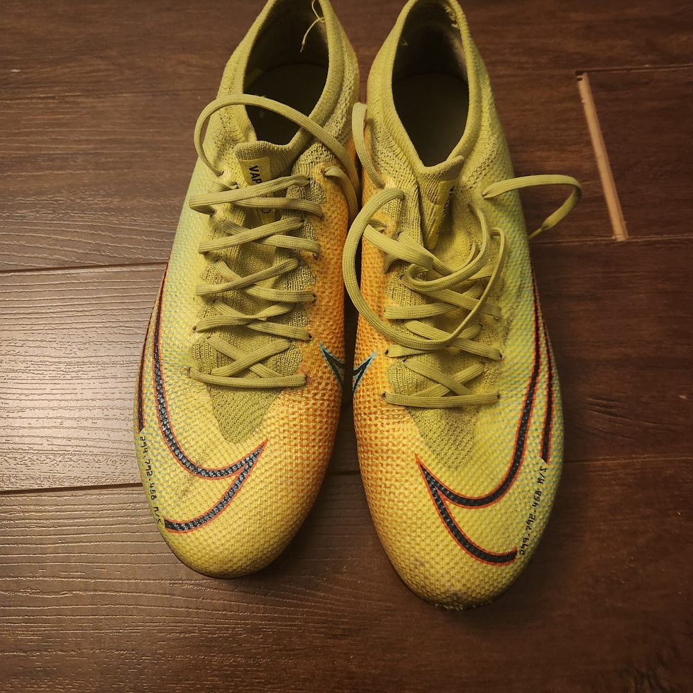 Nike Yellow Men's Athletic Shoes